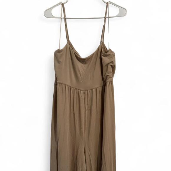 Aritzia Wilfred straight neckline wide leg fit and flare jumpsuit - Picture 2 of 4